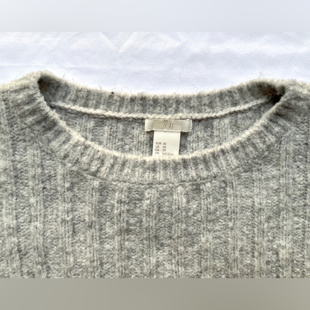 H&M | Grey Ribbed Knit Cropped Sweater - Picture 6 of 16